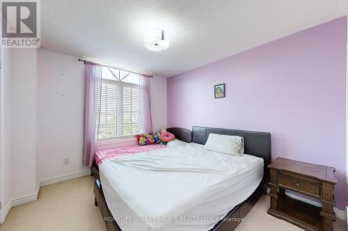 195 Aishford Road, Bradford West Gwillimbury, ON - Indoor Photo Showing Bedroom