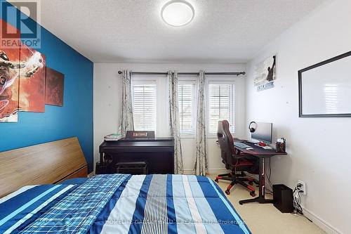 195 Aishford Road, Bradford West Gwillimbury, ON - Indoor Photo Showing Bedroom