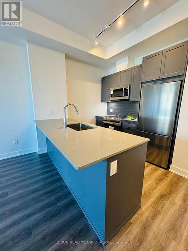 902 - 4130 Parkside Village Drive, Mississauga, ON - Indoor Photo Showing Kitchen With Stainless Steel Kitchen