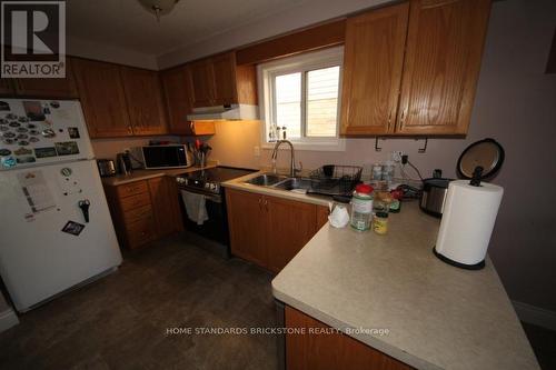 15 Activa Avenue, Kitchener, ON - Indoor Photo Showing Kitchen With Double Sink