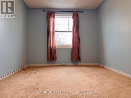 587 Pinder Avenue, Newmarket, ON - Indoor Photo Showing Other Room