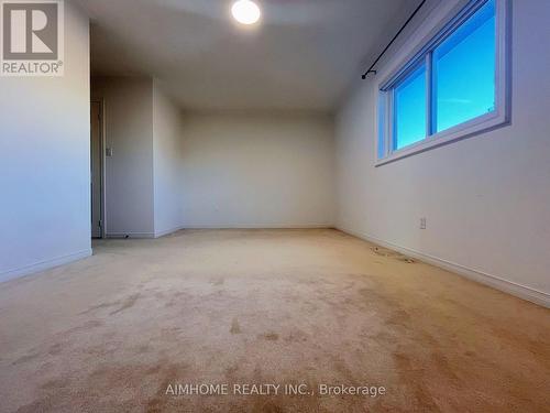 587 Pinder Avenue, Newmarket, ON - Indoor Photo Showing Other Room