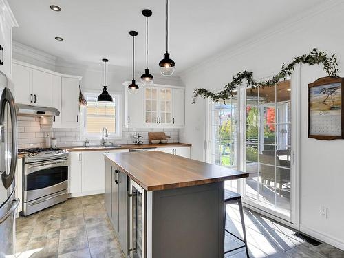 Kitchen - 190 Rue Des Citadins S., Farnham, QC - Indoor Photo Showing Kitchen With Upgraded Kitchen