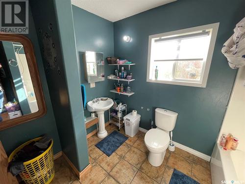 503 2Nd Street W, Meadow Lake, SK - Indoor Photo Showing Bathroom