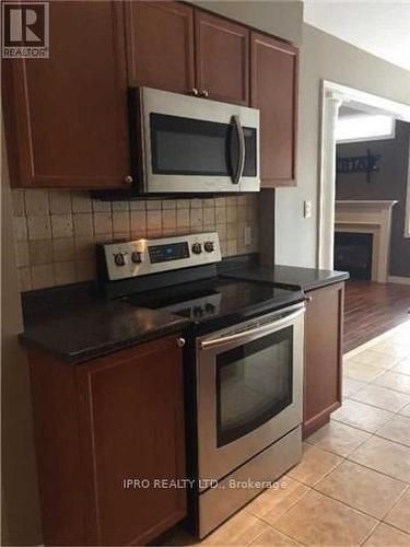 34 Haynes Court, Niagara-On-The-Lake, ON - Indoor Photo Showing Kitchen With Stainless Steel Kitchen