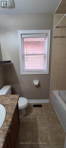 34 Haynes Court, Niagara-On-The-Lake, ON - Indoor Photo Showing Bathroom