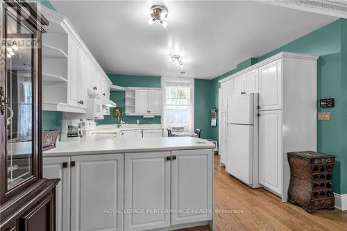 11 Oak Street, South Glengarry, ON - Indoor Photo Showing Kitchen