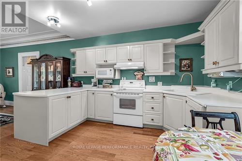 11 Oak Street, South Glengarry, ON - Indoor Photo Showing Kitchen