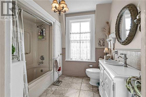 11 Oak Street, South Glengarry, ON - Indoor Photo Showing Bathroom