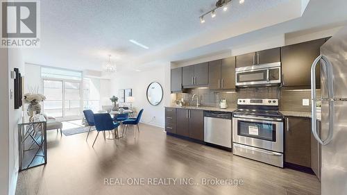 315 - 33 Bay Street, Toronto, ON - Indoor Photo Showing Kitchen