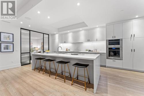 102 - 36 Birch Avenue, Toronto, ON - Indoor Photo Showing Kitchen With Upgraded Kitchen