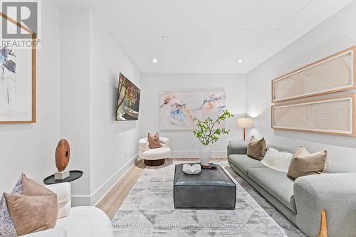 102 - 36 Birch Avenue, Toronto, ON - Indoor Photo Showing Living Room