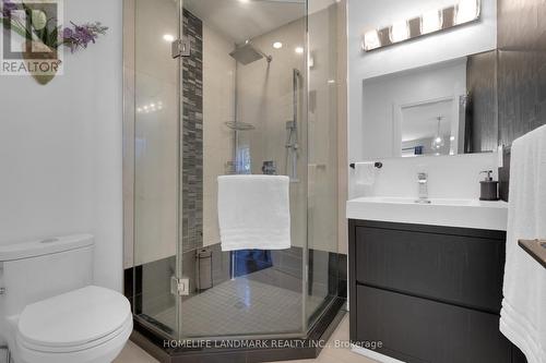 7 Hawtin Lane, Aurora, ON - Indoor Photo Showing Bathroom