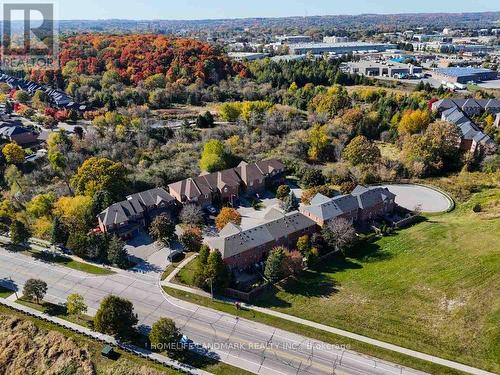 7 Hawtin Lane, Aurora, ON - Outdoor With View