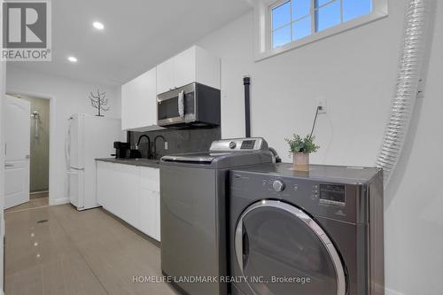 7 Hawtin Lane, Aurora, ON - Indoor Photo Showing Laundry Room