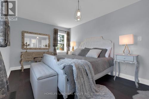 7 Hawtin Lane, Aurora, ON - Indoor Photo Showing Bedroom