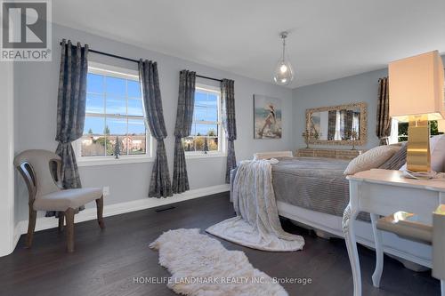 7 Hawtin Lane, Aurora, ON - Indoor Photo Showing Bedroom