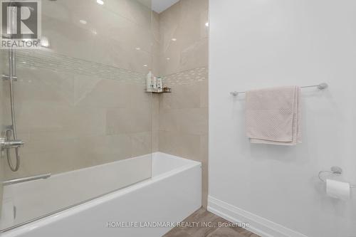 7 Hawtin Lane, Aurora, ON - Indoor Photo Showing Bathroom