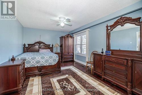 17 Slater Circle, Brampton, ON - Indoor Photo Showing Bedroom