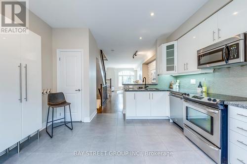 17 - 1812 Burnhamthorpe Road E, Mississauga, ON - Indoor Photo Showing Kitchen With Upgraded Kitchen