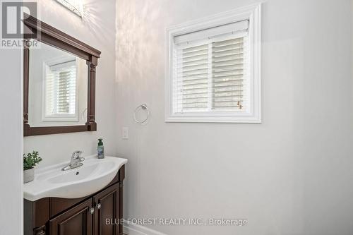 3245 Jinnies Way, London, ON - Indoor Photo Showing Bathroom