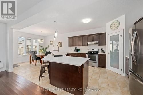 3245 Jinnies Way, London, ON - Indoor Photo Showing Kitchen With Upgraded Kitchen