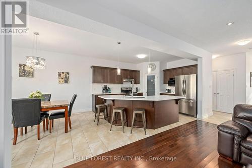 3245 Jinnies Way, London, ON - Indoor