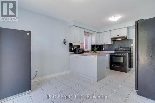 5874 Chorley Place, Mississauga, ON - Indoor Photo Showing Kitchen