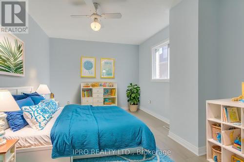 5874 Chorley Place, Mississauga, ON - Indoor Photo Showing Bedroom