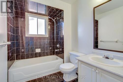 5874 Chorley Place, Mississauga, ON - Indoor Photo Showing Bathroom