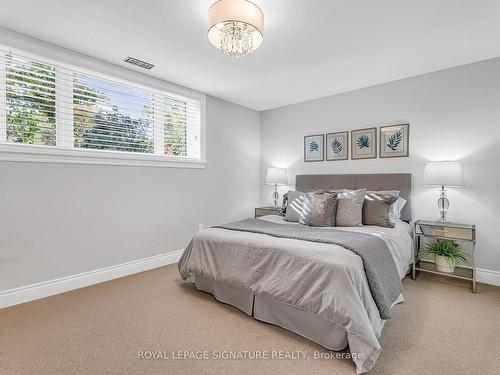 100 Three Valleys Dr, Toronto, ON - Indoor Photo Showing Bedroom