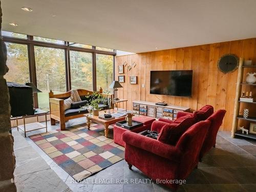 793493 Third Line, Mono, ON - Indoor Photo Showing Living Room