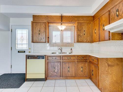 Cuisine - 590 Rue Bélanger, Gatineau (Buckingham), QC - Indoor Photo Showing Kitchen With Double Sink