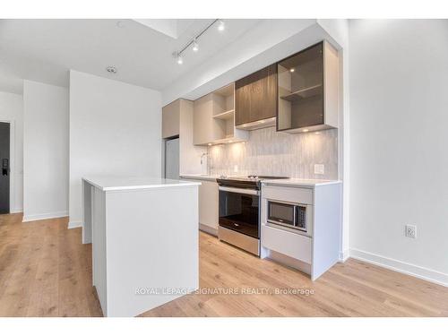 211-395 Dundas St W, Oakville, ON - Indoor Photo Showing Kitchen