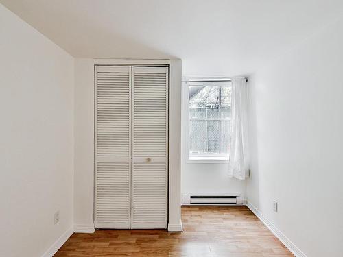 Chambre Ã Â coucher - 1921  - 1927 Av. Goulet, Montréal (Ville-Marie), QC - Indoor Photo Showing Other Room