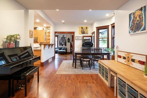 205 Fifth Street, Revelstoke, BC - Indoor Photo Showing Dining Room