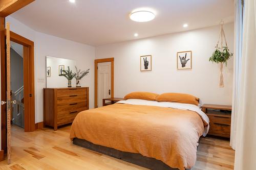 205 Fifth Street, Revelstoke, BC - Indoor Photo Showing Bedroom