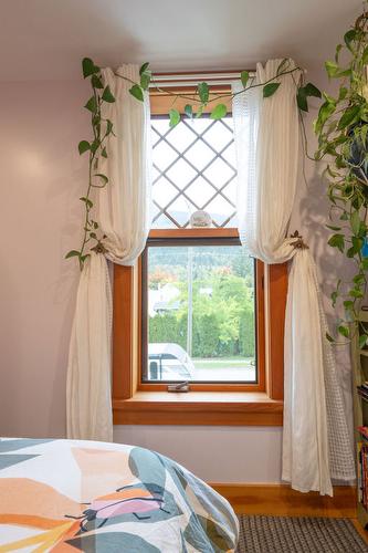 205 Fifth Street, Revelstoke, BC - Indoor Photo Showing Bedroom