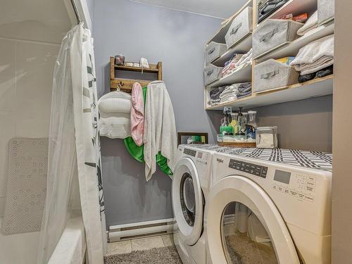 Laundry room - 3050 Rue Principale, Saint-Zotique, QC - Indoor Photo Showing Laundry Room