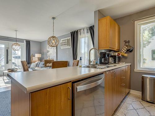 Kitchen - 3050 Rue Principale, Saint-Zotique, QC - Indoor Photo Showing Kitchen With Double Sink