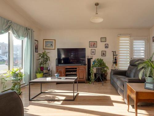 Salon - 4600 Rue Mélanie, Drummondville, QC - Indoor Photo Showing Living Room