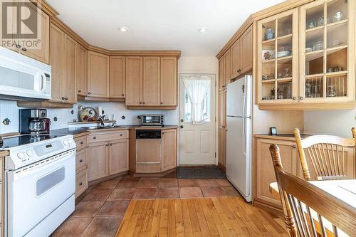 8 Walker Ln, Huron Shores, ON - Indoor Photo Showing Kitchen