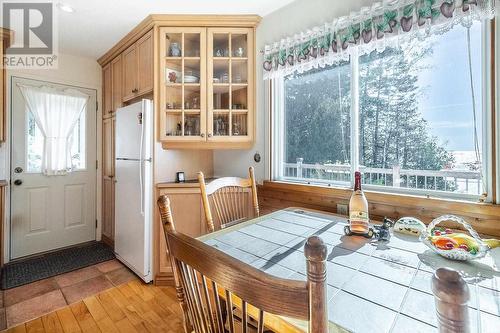 8 Walker Ln, Huron Shores, ON - Indoor