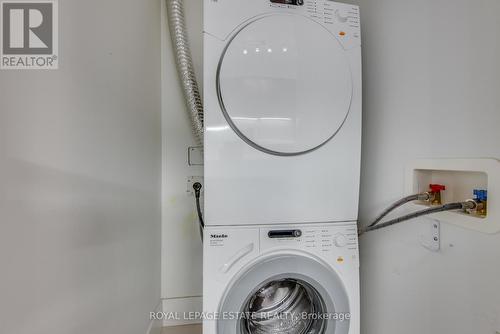 329 - 39 Queens Quay E, Toronto, ON - Indoor Photo Showing Laundry Room