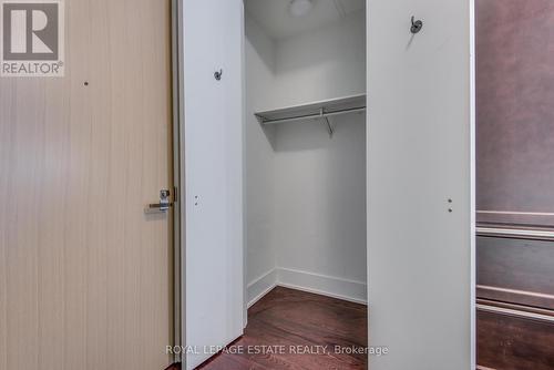 329 - 39 Queens Quay E, Toronto, ON - Indoor