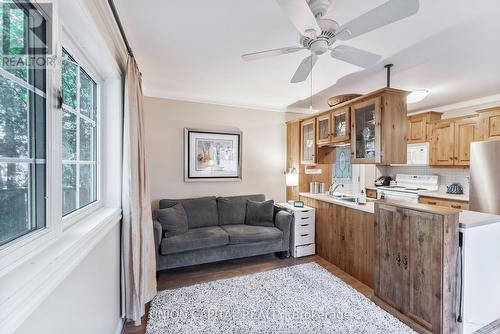 19765 Leslie Street, East Gwillimbury, ON - Indoor Photo Showing Kitchen