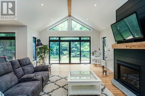 348 Fuller Avenue, Midland, ON - Indoor Photo Showing Living Room With Fireplace