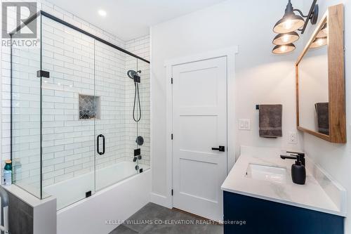 348 Fuller Avenue, Midland, ON - Indoor Photo Showing Bathroom