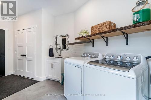 348 Fuller Avenue, Midland, ON - Indoor Photo Showing Laundry Room