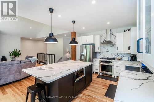 348 Fuller Avenue, Midland, ON - Indoor Photo Showing Kitchen With Upgraded Kitchen